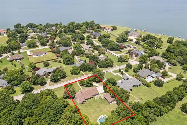 $779,500 | 660 Sorita Circle, Heath, TX 75032