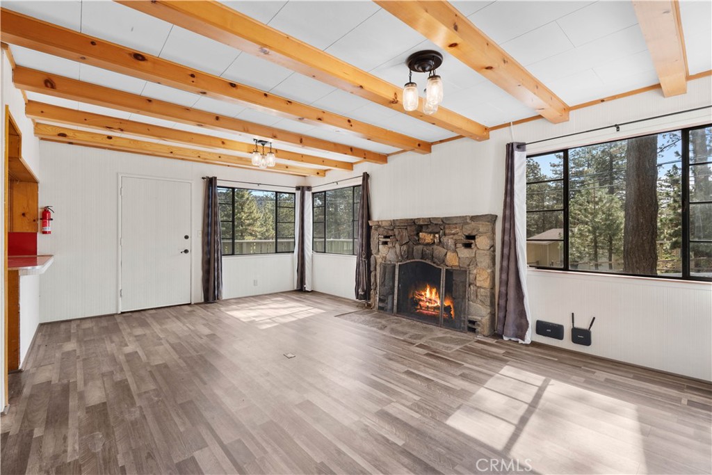 1100 Partridge Road Wrightwood, CA 92397 - Photo 2 of 32 Gathering/living room