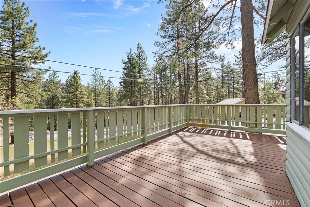 1100 Partridge Road Wrightwood, CA 92397 - Photo 4 of 32 Freshly painted deck note the size