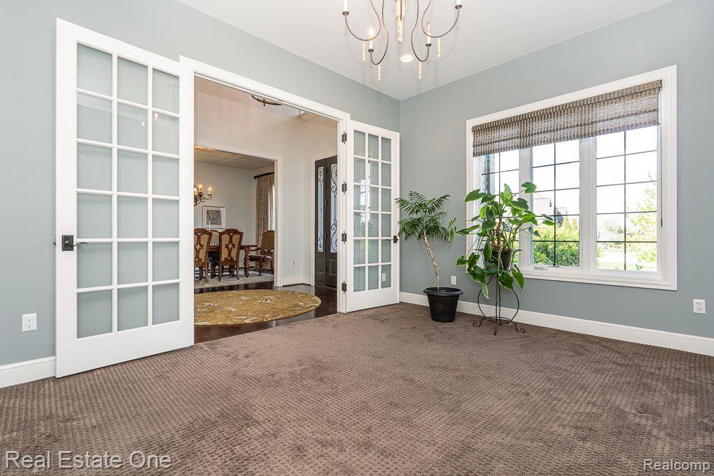 611 Wellington Circle Rochester Hills, MI 48309 - Photo 24 of 70