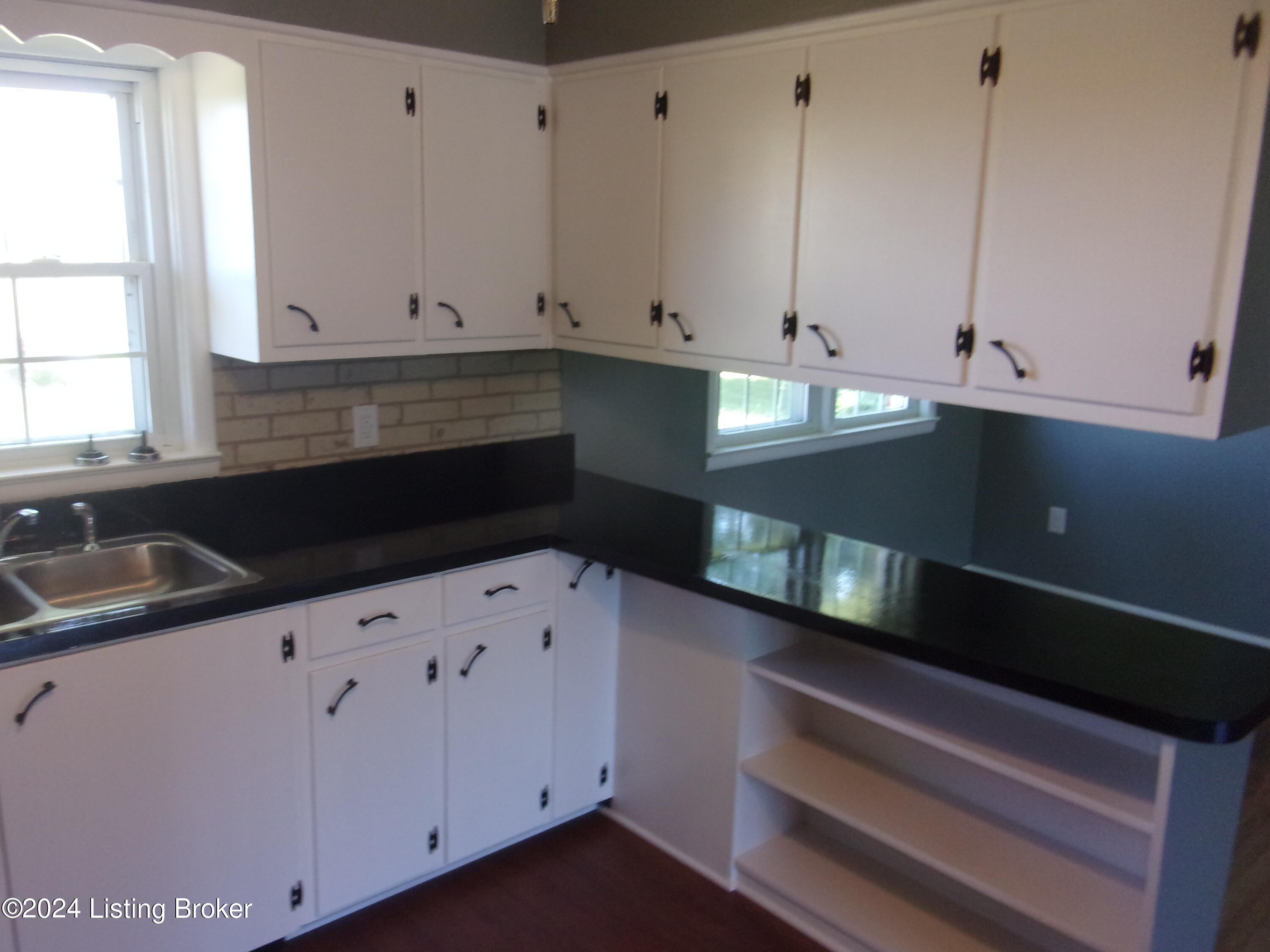 5218 Lawrenceburg Road Bloomfield, KY 40008 - Photo 13 of 38 101_5856