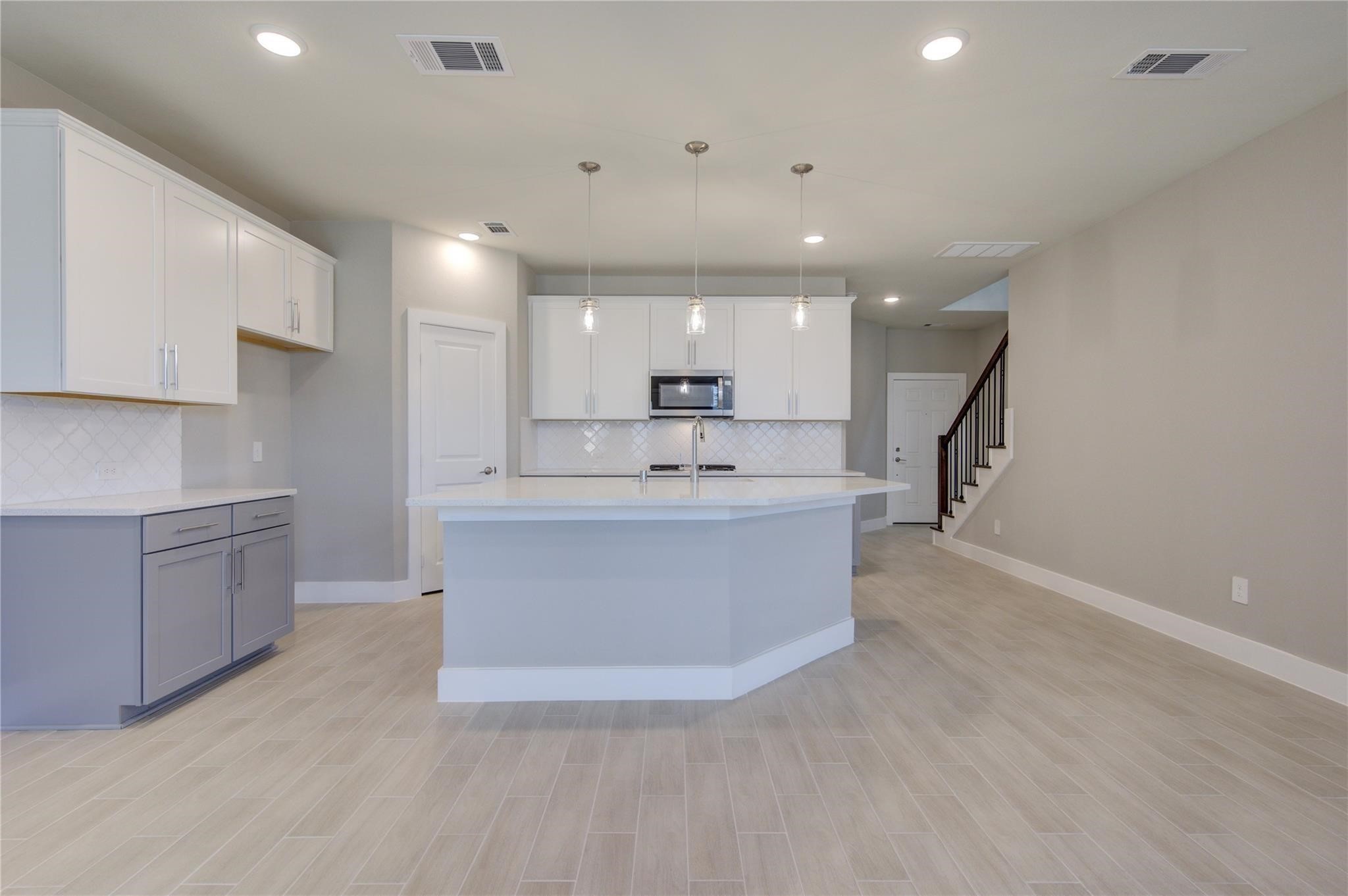 1709 Summerlyn Houston, TX 77080 - Photo 16 of 46