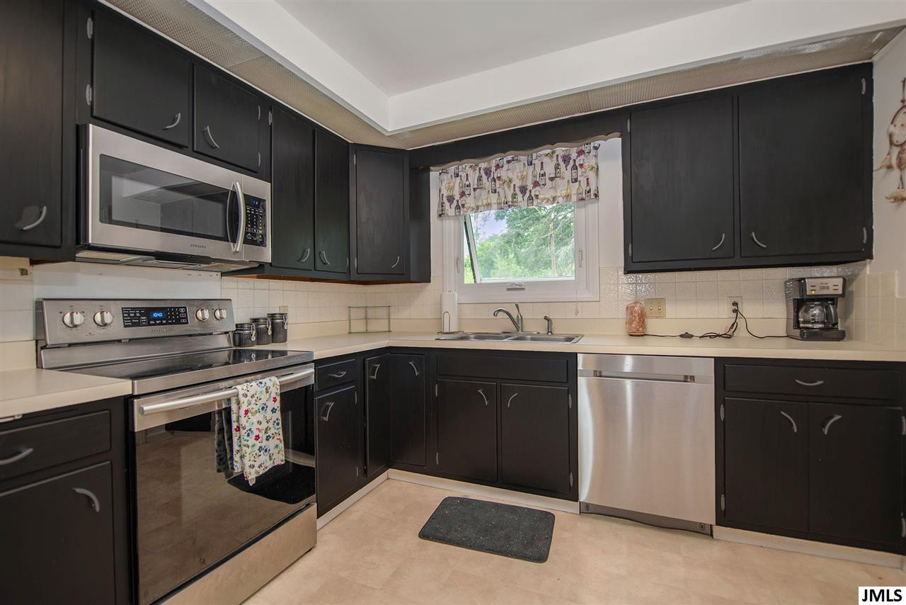 315 Summit Street Jackson, MI 49203 - Photo 11 of 32 Photo 11