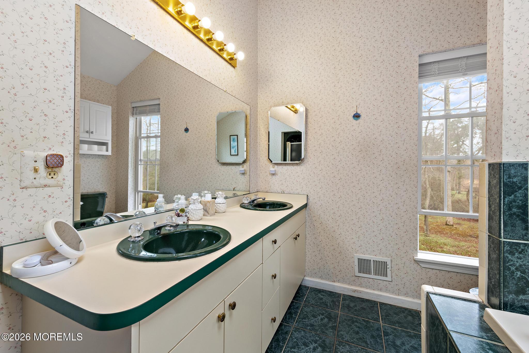 288 Friendship Road Howell, NJ 07731 - Photo 27 of 63 288 Friendship (26)