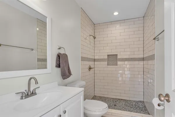 $4,200 | 185 Alexander Street, Memphis, TN 38111