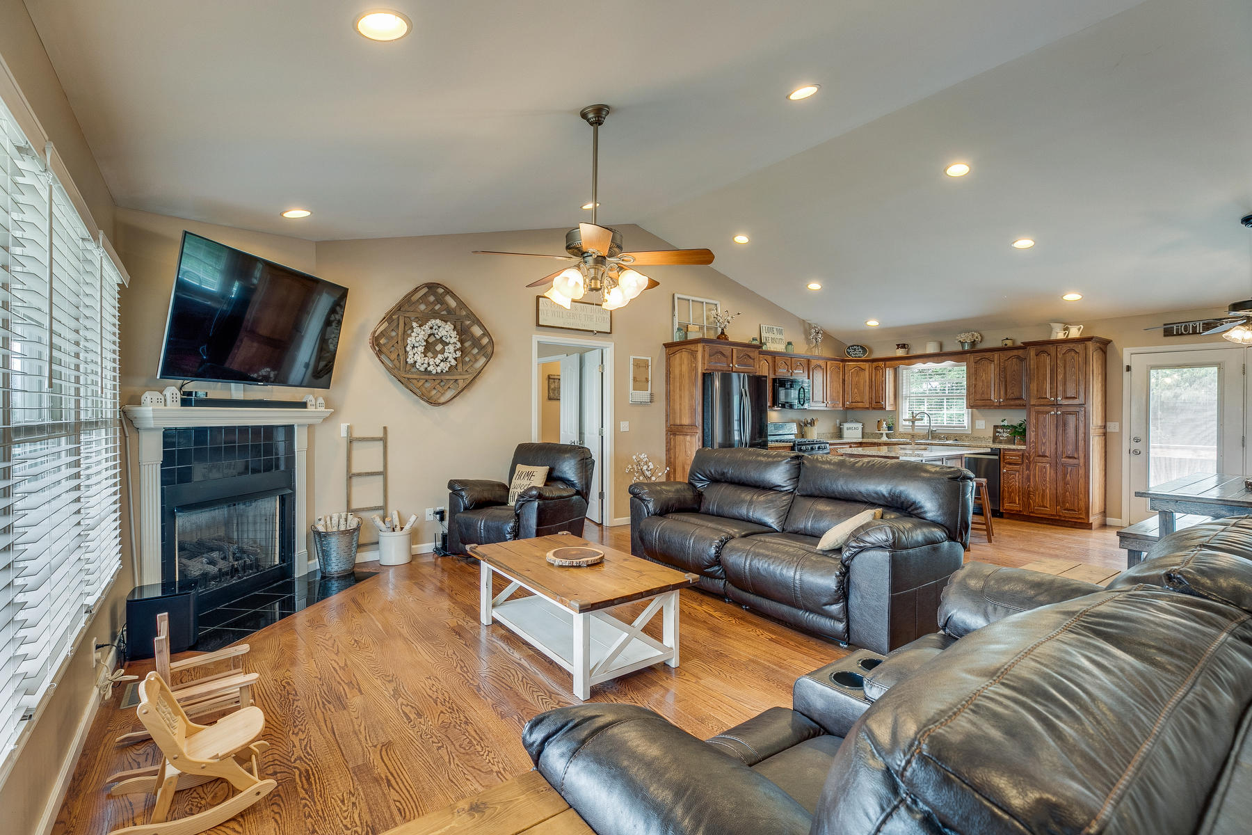 121 Fox Ridge Drive Mount Carmel, TN 37645 - Photo 7 of 44 007