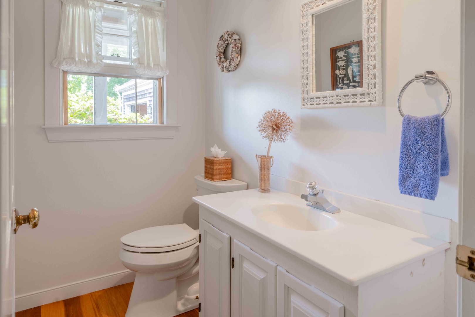 61 Cliff Road Nantucket, MA 02554 - Photo 14 of 31 Gallery Image 14