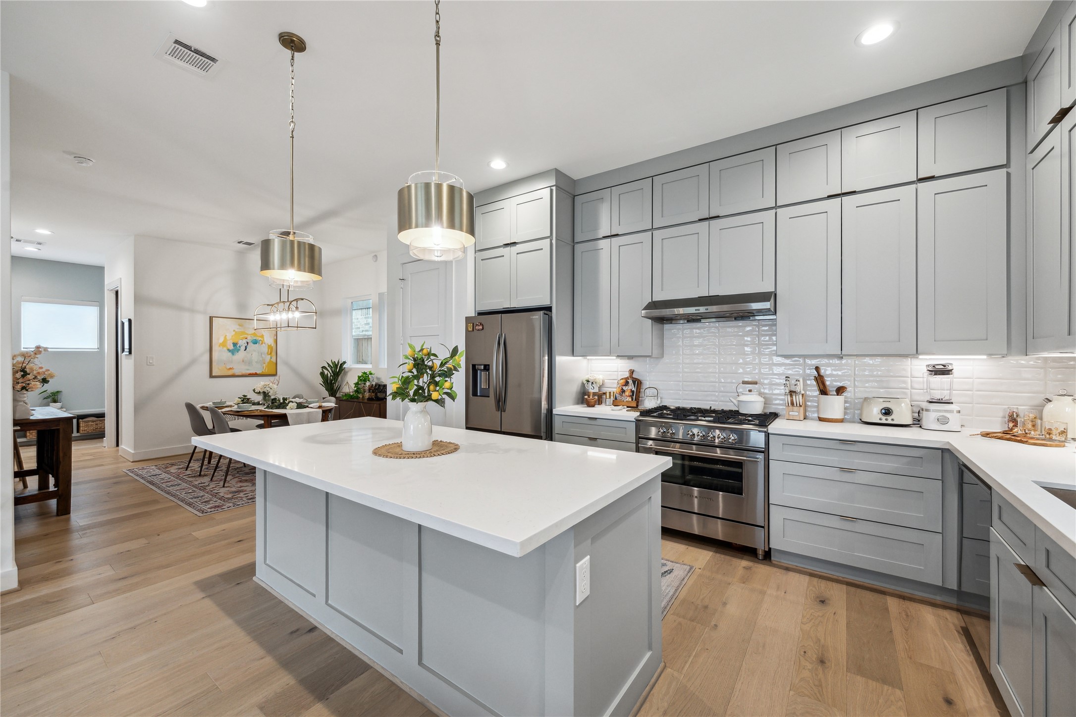 2012 Welch Street Houston, TX 77019 - Photo 6 of 16 Gallery Image 6