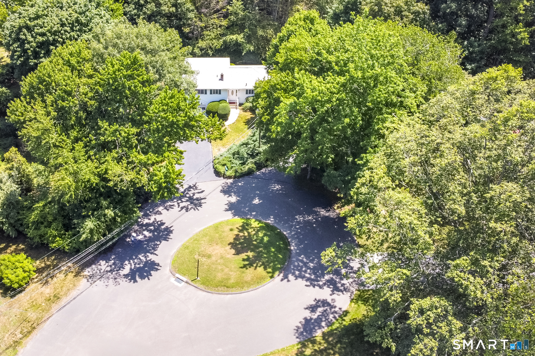 9 Pocono Road Norwalk, CT 06851 - Photo 5 of 40