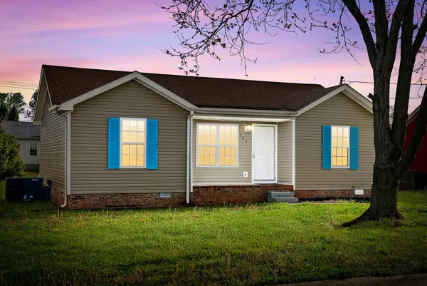 $1,250 | 521 Gainey Drive, Oak Grove, KY 42262