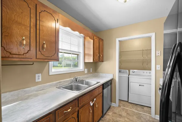 $1,250 | 521 Gainey Drive, Oak Grove, KY 42262