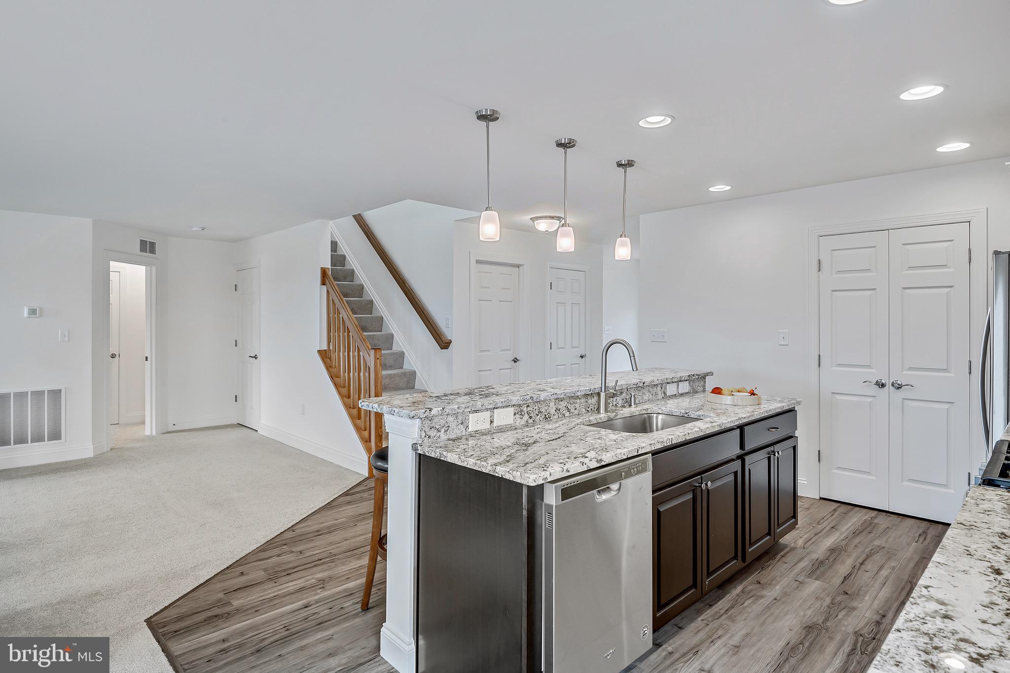 122 Eagle Road Dillsburg, PA 17019 - Photo 6 of 37 Kitchen of similar home