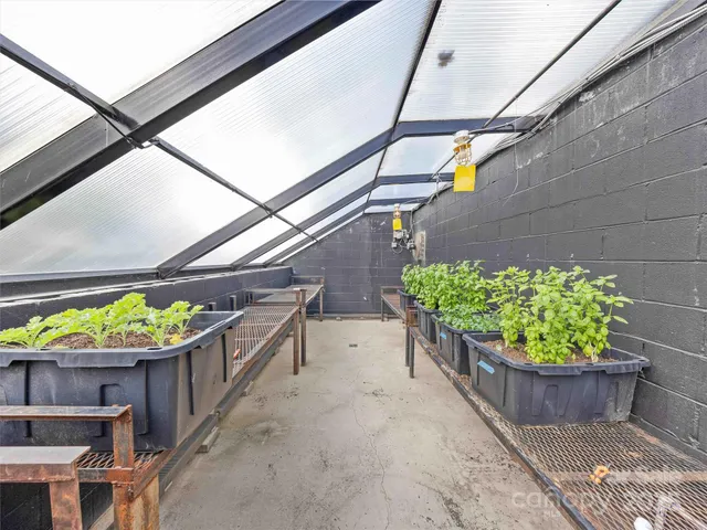 a view of a pathway along a building