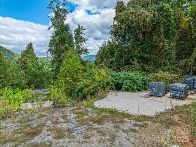 a view of a outdoor space