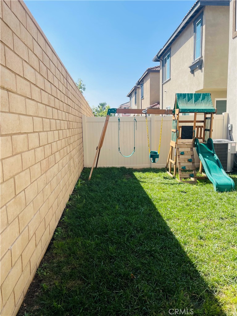 2004 Dewdrop Upland, CA 91786 - Photo 11 of 17