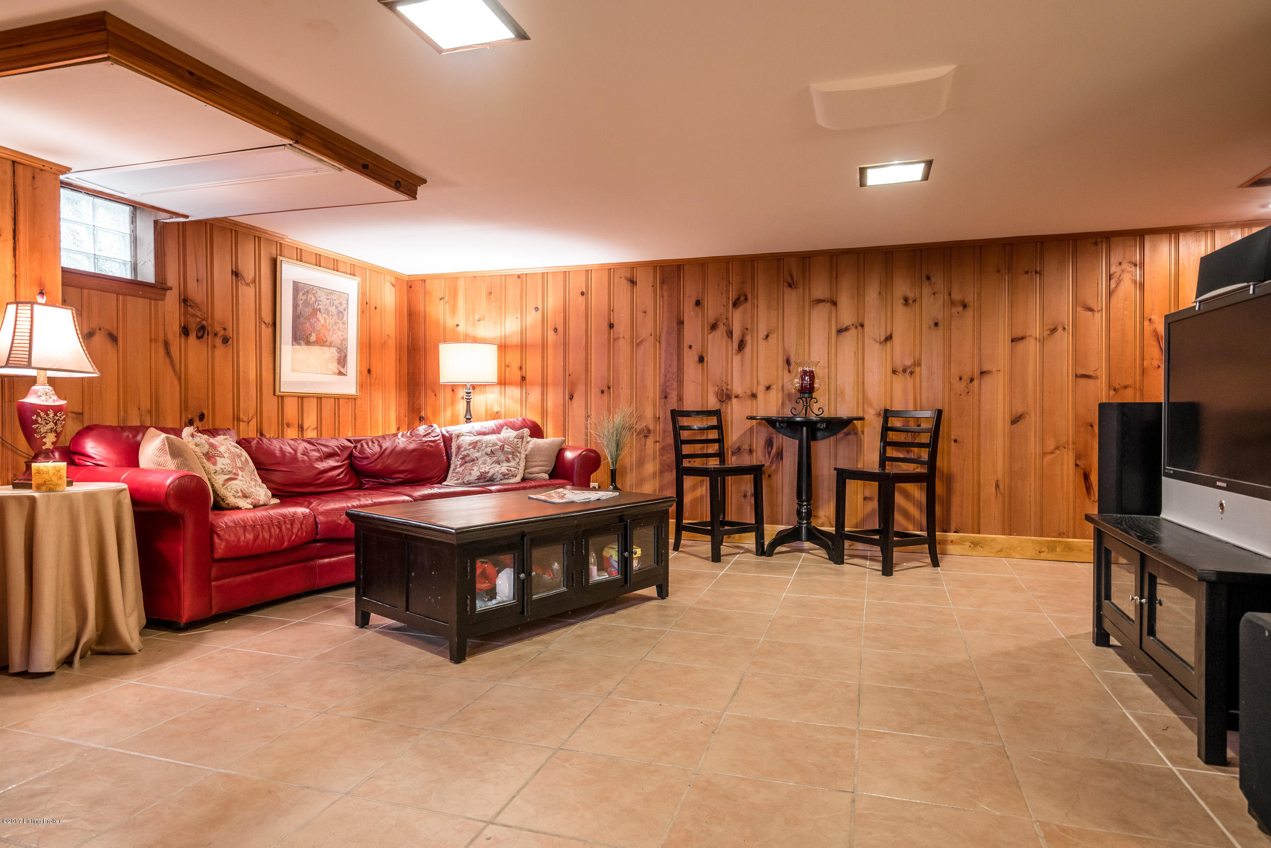 4618 Beaver Road Louisville, KY 40207 - Photo 33 of 44 33 Family Room in Bsmt