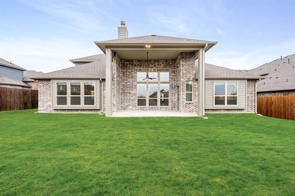 2824 Spg Vly Way Anna, TX 75409 - Photo 38 of 40 a view of a house with a garden