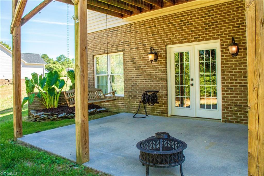 500 Old Farm Road Graham, NC 27253 - Photo 4 of 26 Gallery Image 4
