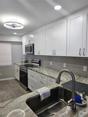 $3,200 | 3100 Gulf Boulevard, Unit 221, Belleair Beach, FL 33786