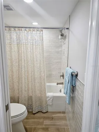 $6,500 | 3100 Gulf Boulevard, Unit 221, Belleair Beach, FL 33786