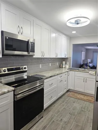 $6,500 | 3100 Gulf Boulevard, Unit 221, Belleair Beach, FL 33786