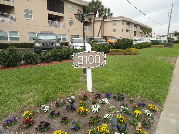 $6,500 | 3100 Gulf Boulevard, Unit 221, Belleair Beach, FL 33786