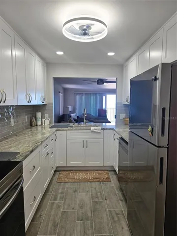 $6,500 | 3100 Gulf Boulevard, Unit 221, Belleair Beach, FL 33786