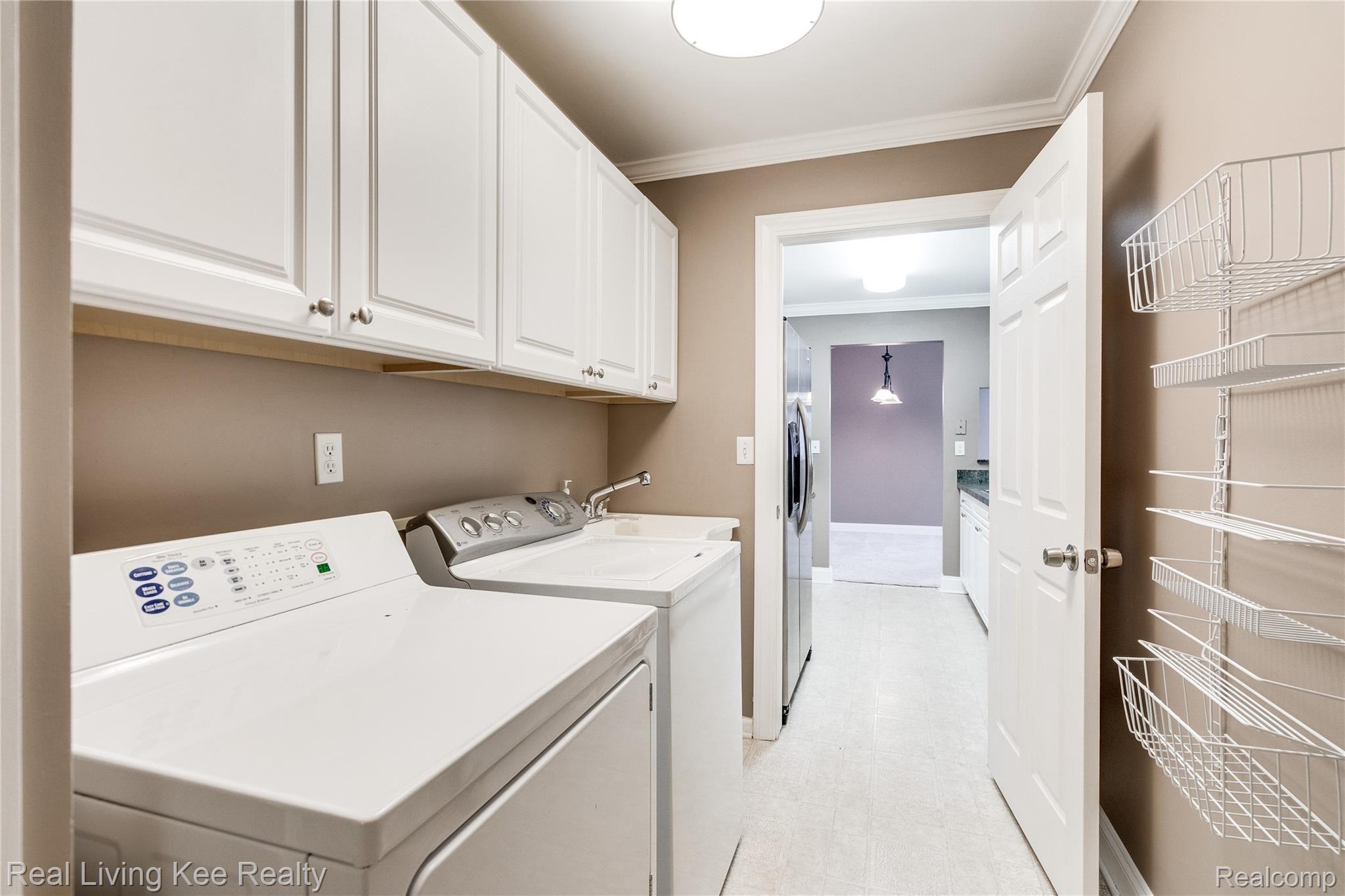 3601 Tremonte Circle Rochester, MI 48306 - Photo 23 of 44 Laundry area can be closed to guests...best of both worlds!
