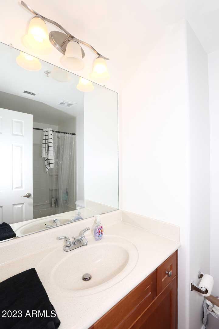 1920 East Bell Road, Unit 1134 Phoenix, AZ 85022 - Photo 17 of 26 Guest Bath