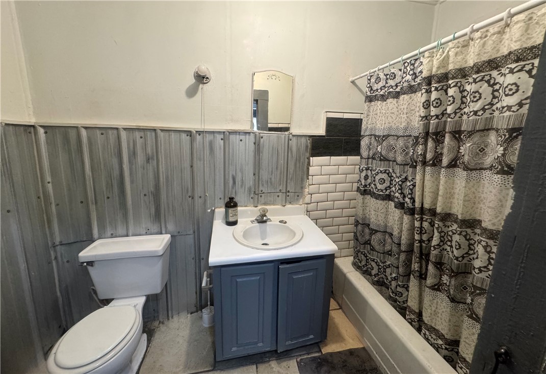 1923 Wolfe Street Brunswick, GA 31520 - Photo 3 of 14