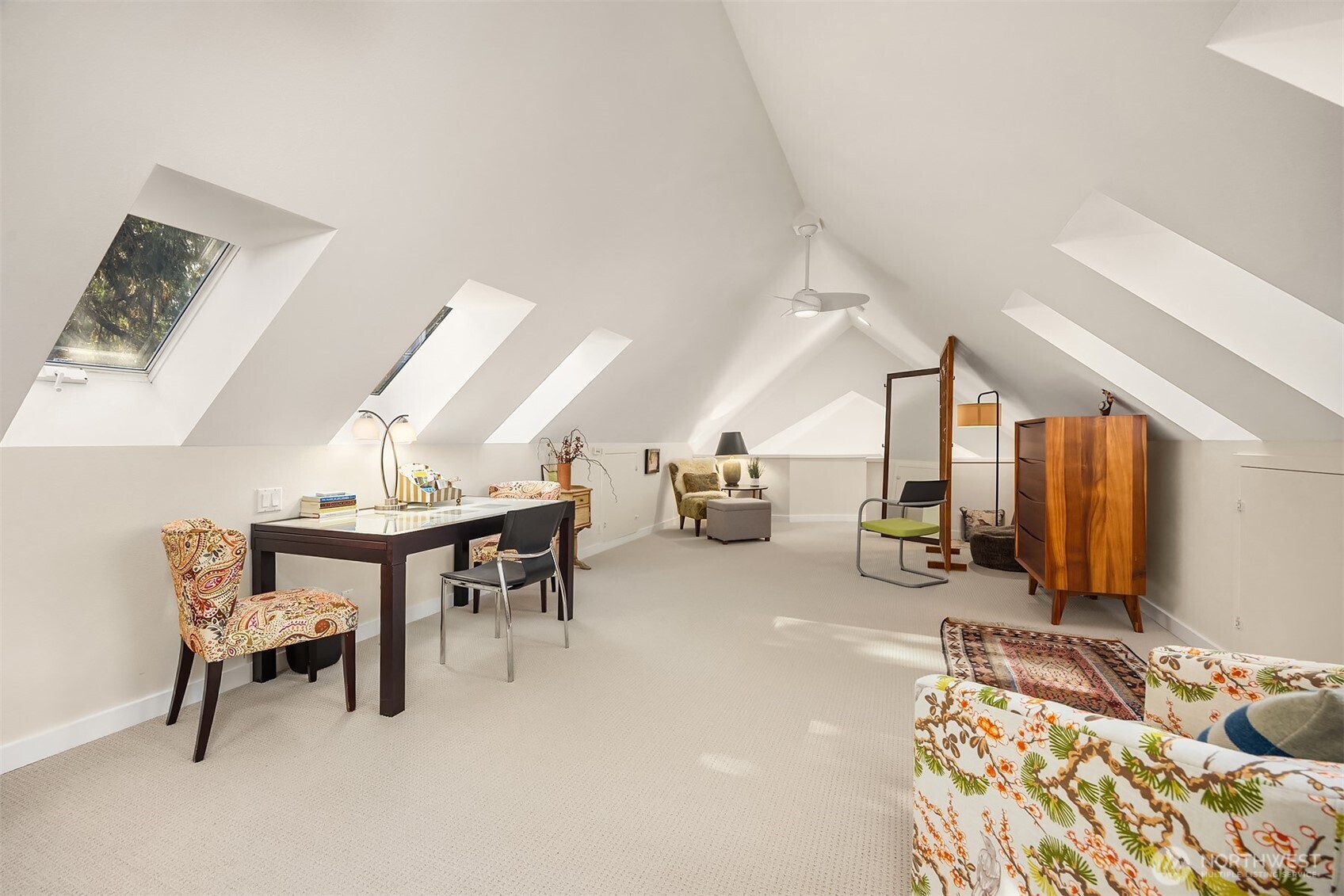 5815 Northeast Baker Hill Road Bainbridge Island, WA 98110 - Photo 24 of 40