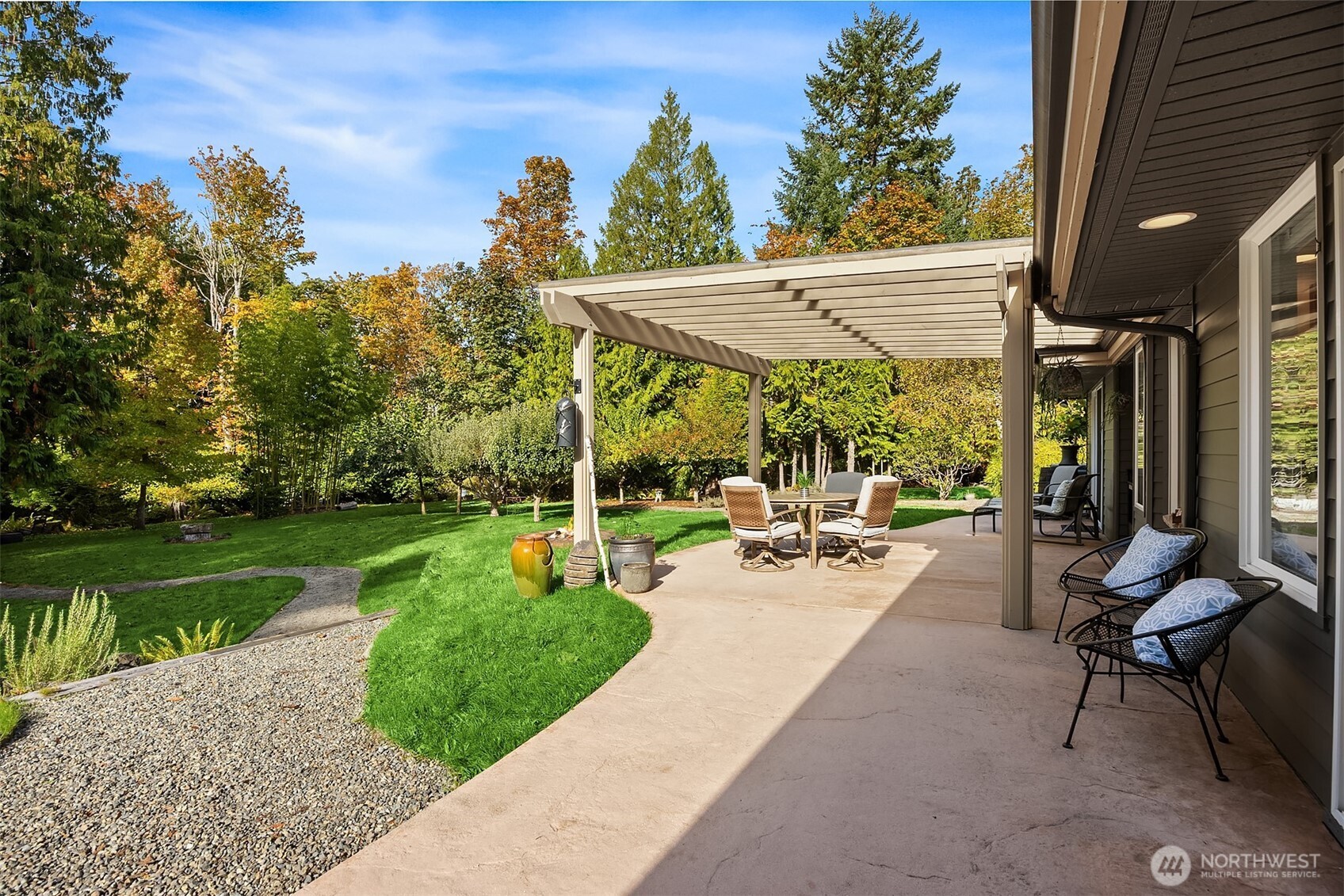 5815 Northeast Baker Hill Road Bainbridge Island, WA 98110 - Photo 32 of 40