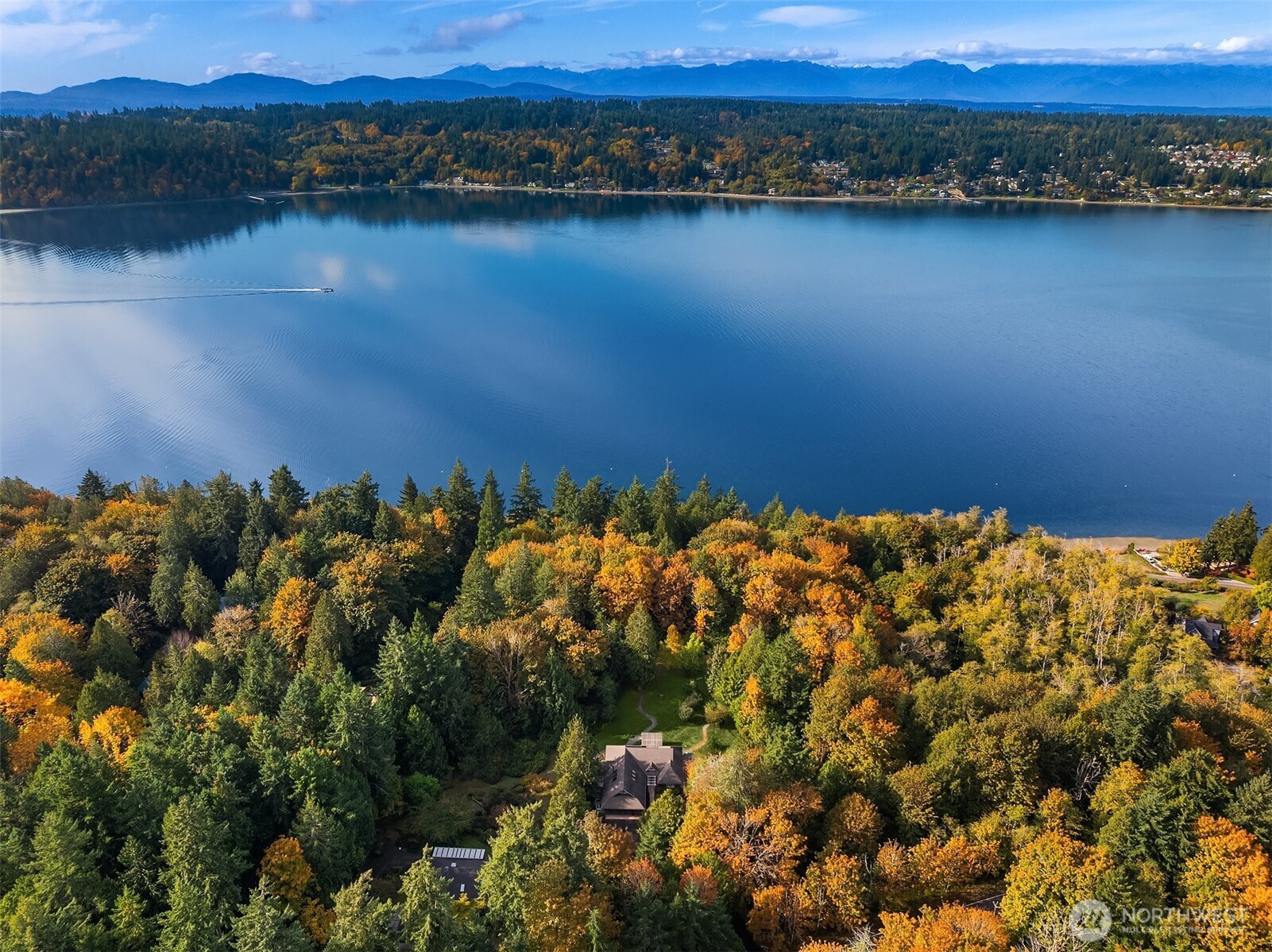 5815 Northeast Baker Hill Road Bainbridge Island, WA 98110 - Photo 4 of 40