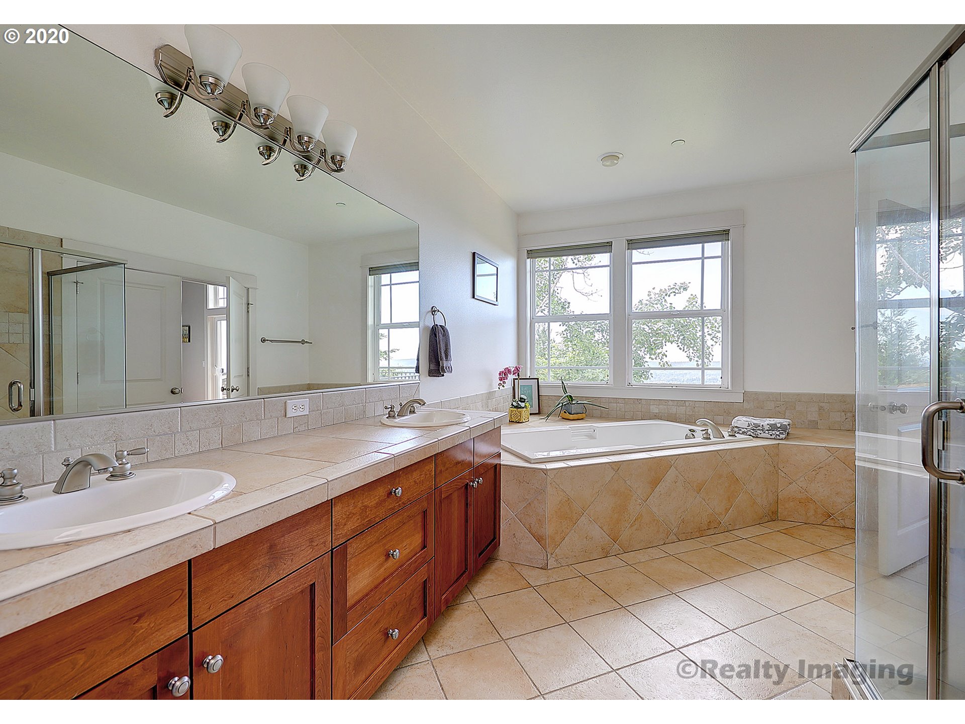 9393 Southeast Quail Ridge Court Happy Valley, OR 97086 - Photo 17 of 32 Gallery Image 17