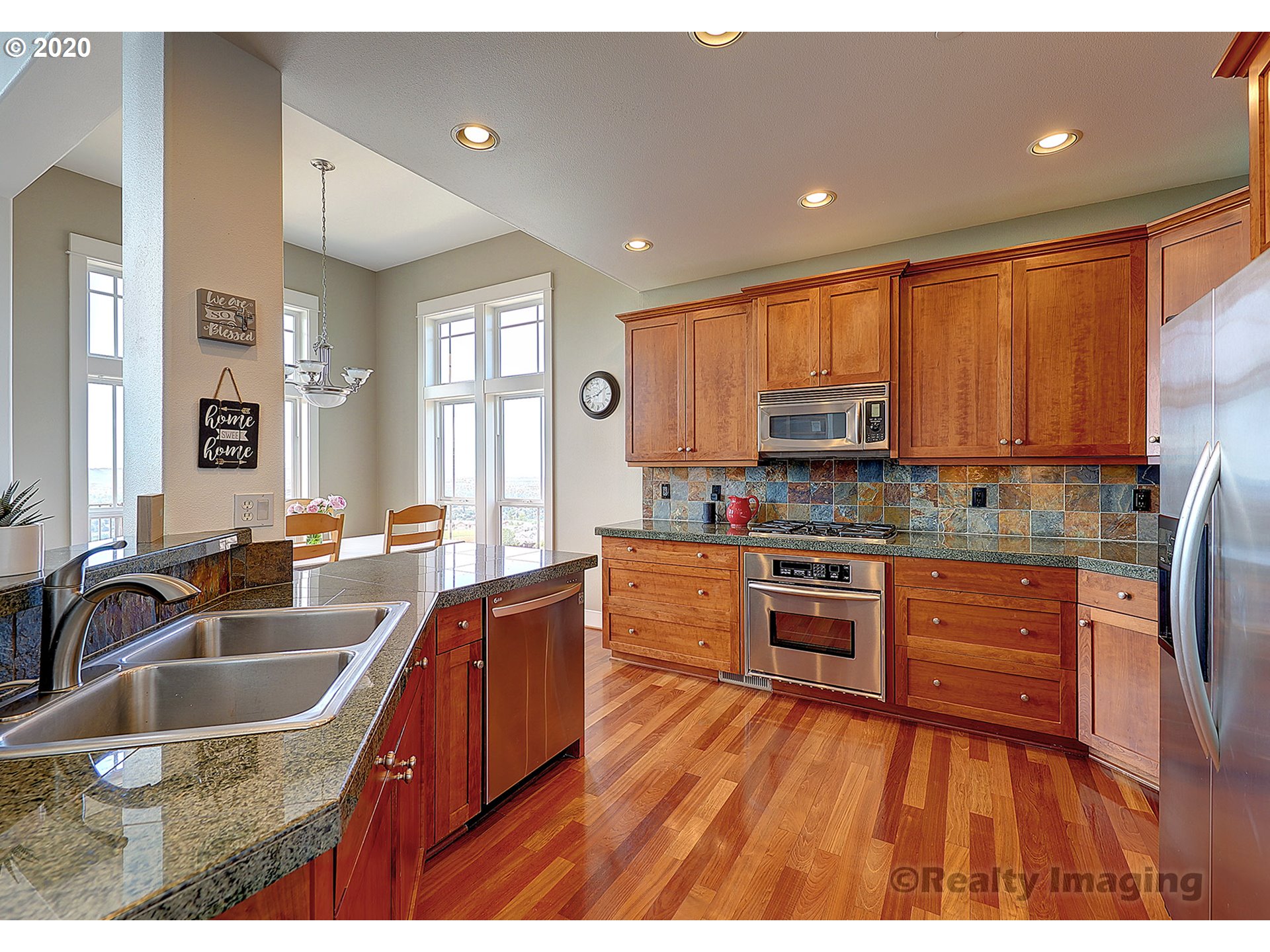 9393 Southeast Quail Ridge Court Happy Valley, OR 97086 - Photo 10 of 32 Gallery Image 10