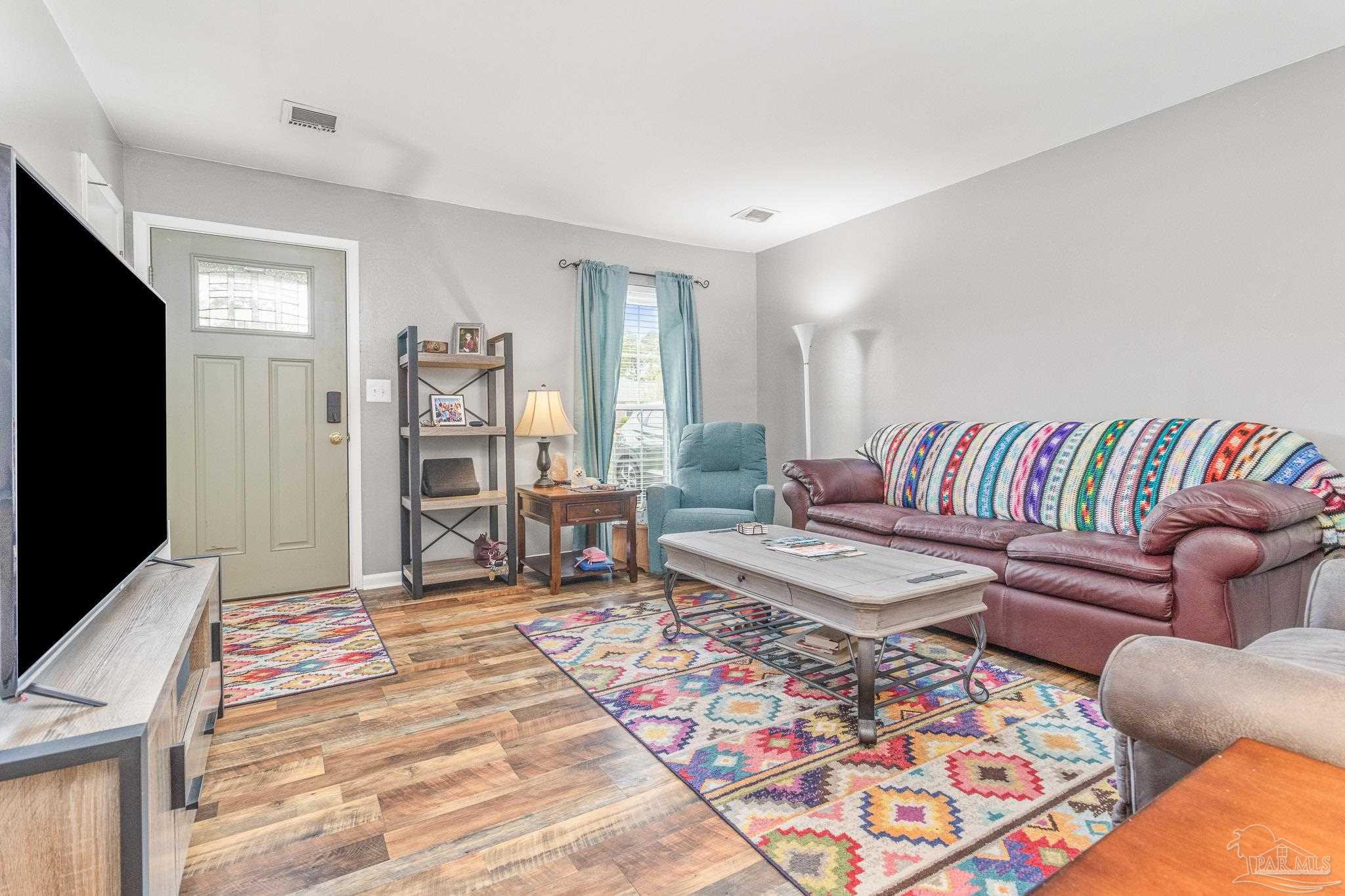 5670 Adelyn Road Pensacola, FL 32504 - Photo 12 of 37 Gallery Image 12