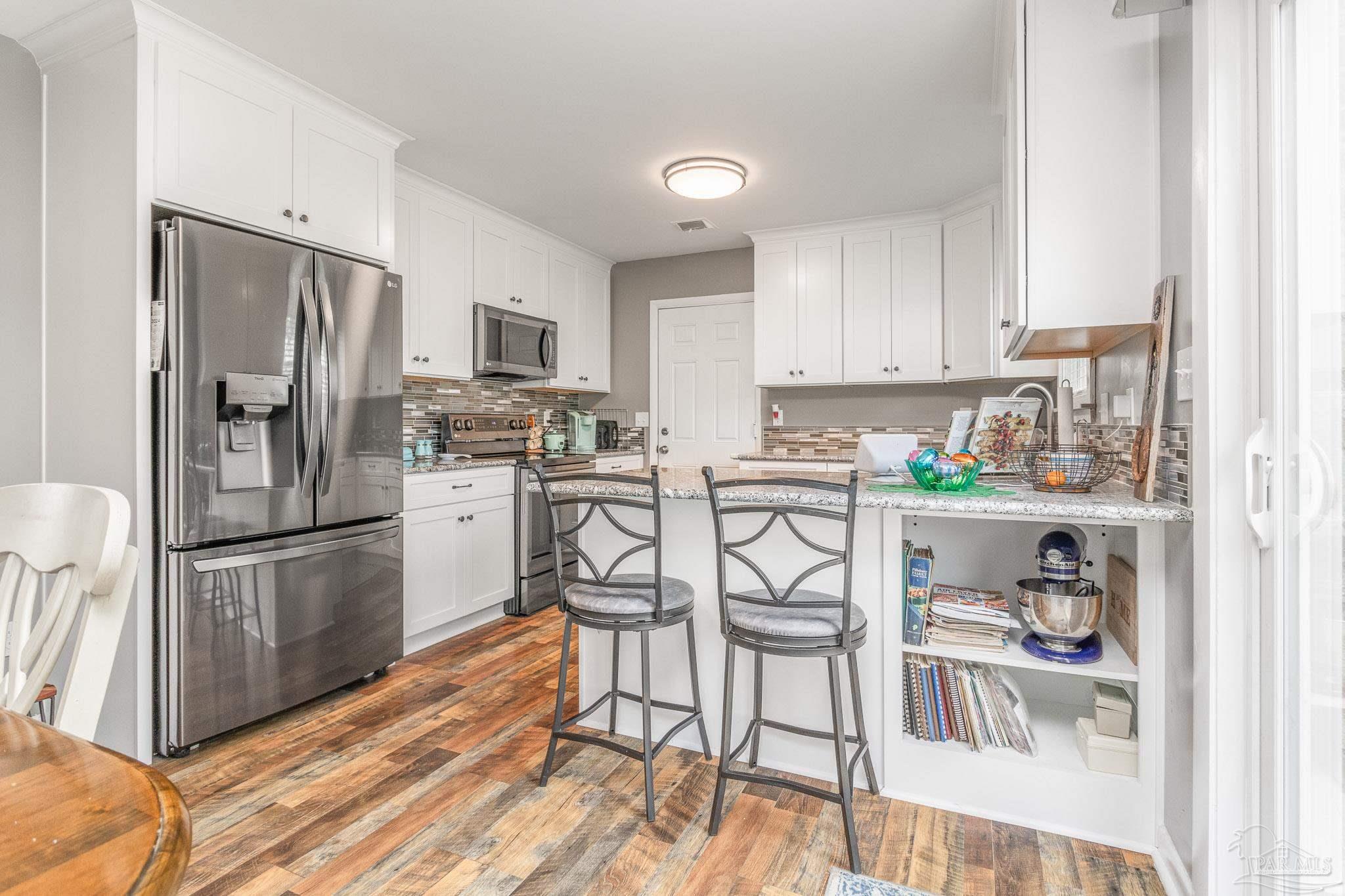 5670 Adelyn Road Pensacola, FL 32504 - Photo 8 of 37 Gallery Image 8