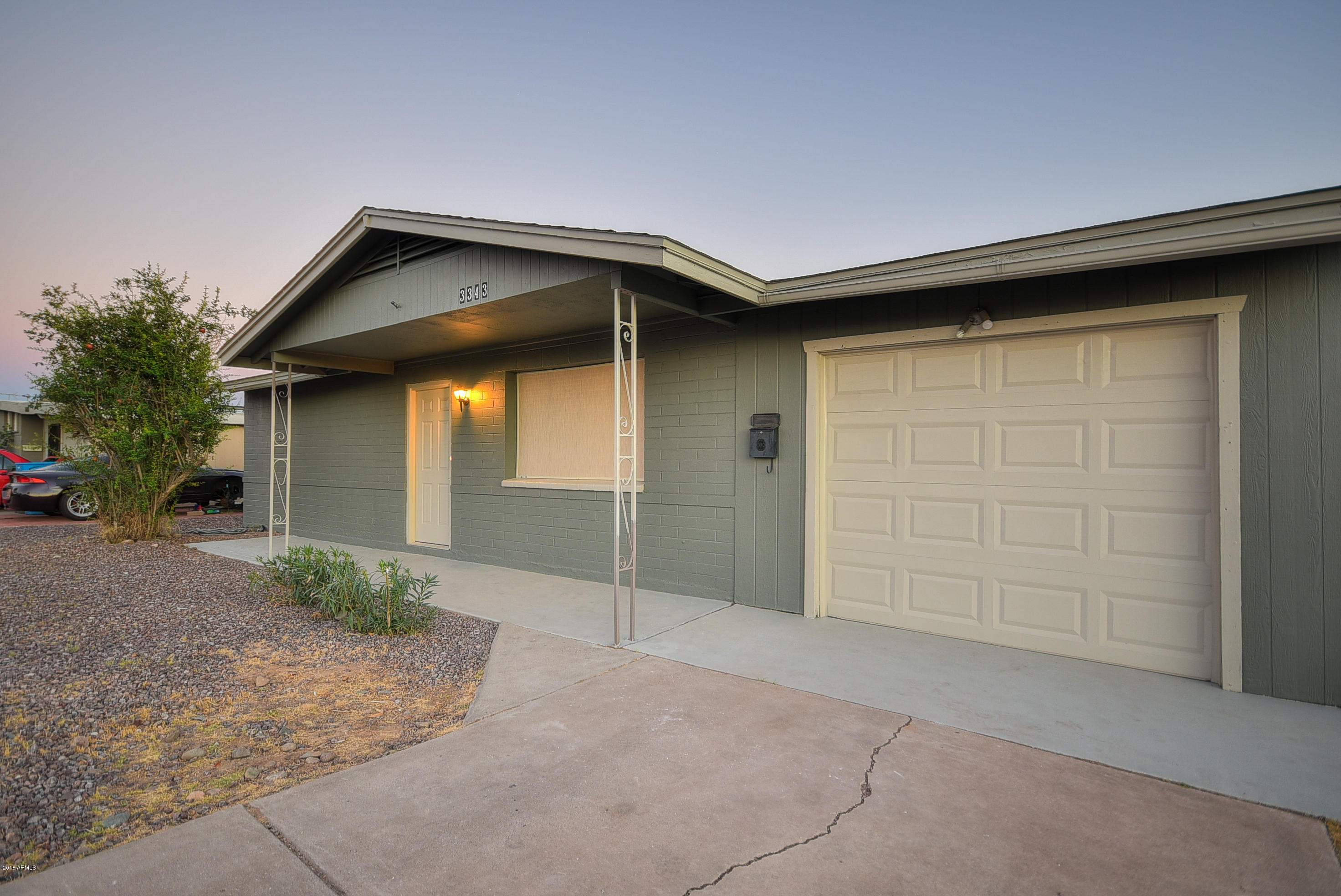 3343 West Cactus Road Phoenix, AZ 85029 - Photo 3 of 23 3-2