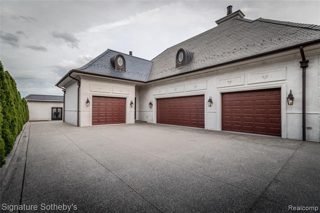 984 Lake Shore Road Grosse Pointe Shores, MI 48236 - Photo 40 of 43