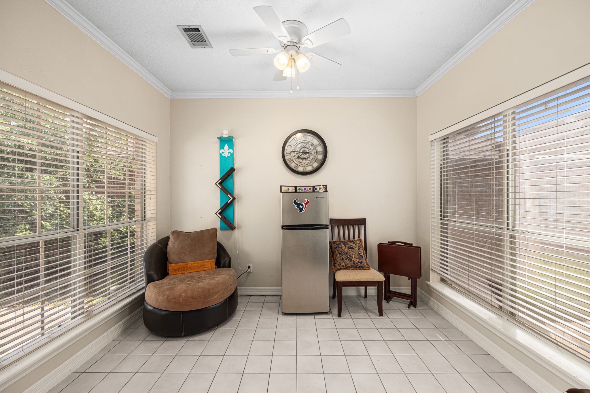 7202 North Fawn River Circle Spring, TX 77379 - Photo 12 of 23 a living room with furniture and a window