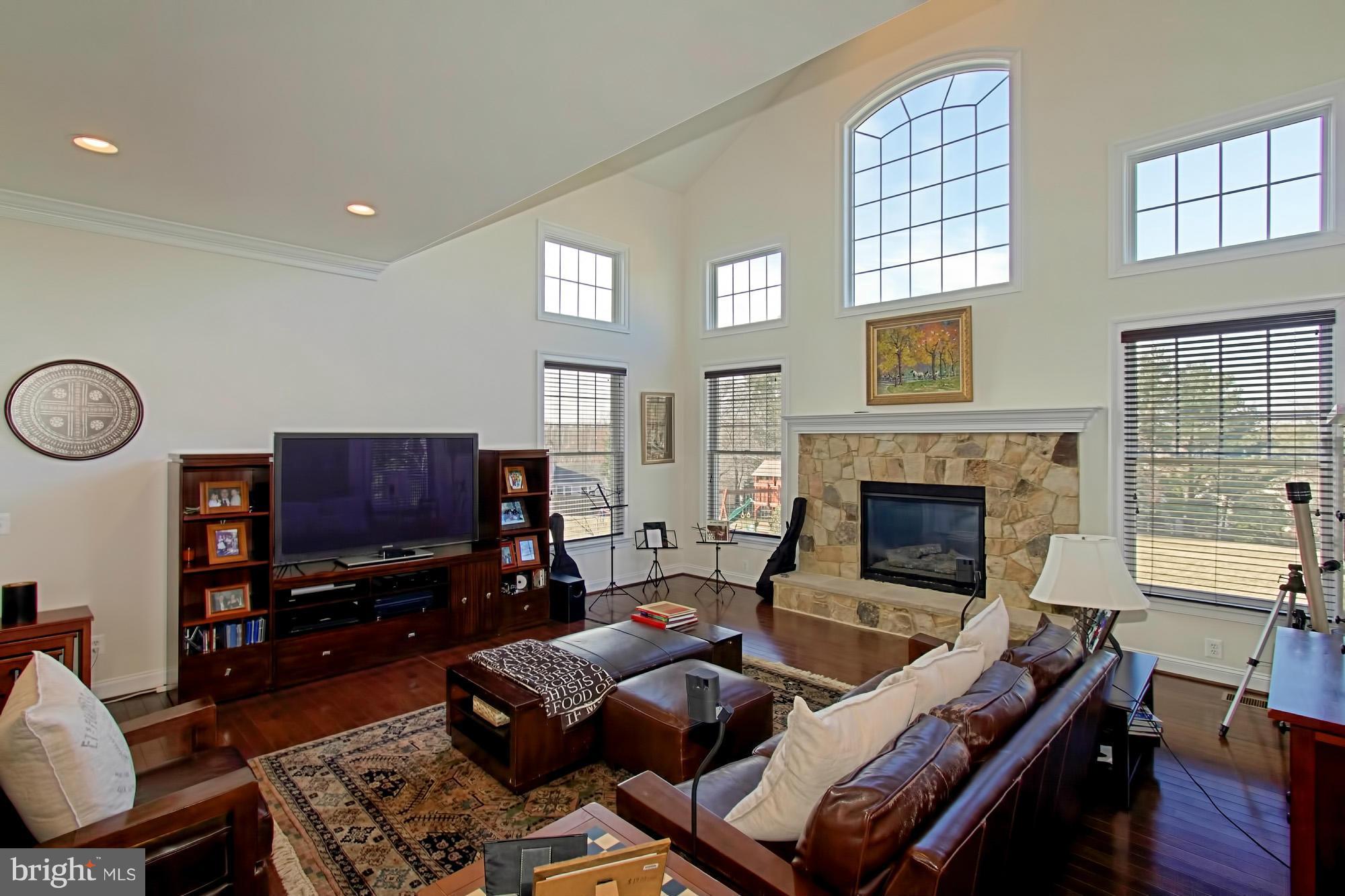 1882 Beulah Road Vienna, VA 22182 - Photo 11 of 30 Family Room