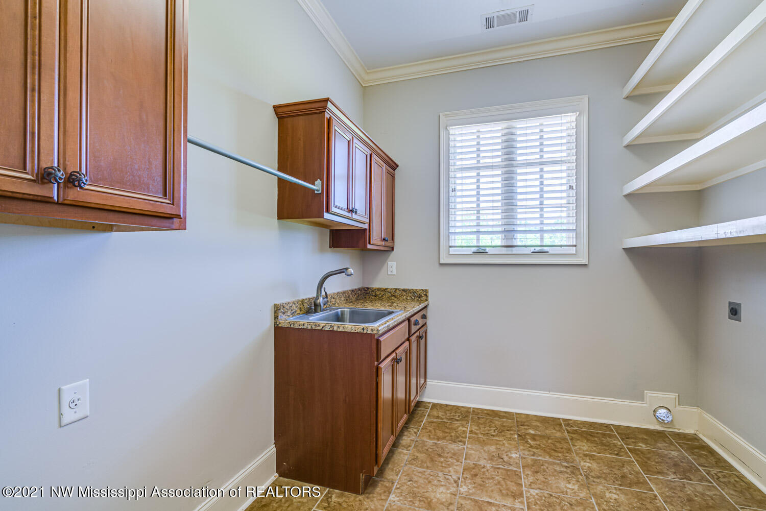 4906 Malone Road Olive Branch, MS 38654 - Photo 31 of 53 Laundry Room