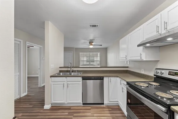 $1,050 | 512 Hollyhock Street, Unit 24, Prairie View, TX 77484