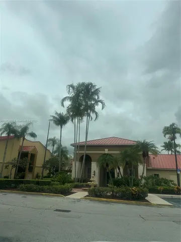 $2,600 | 18318 Northwest 68th Avenue, Unit B, Hialeah, FL 33015