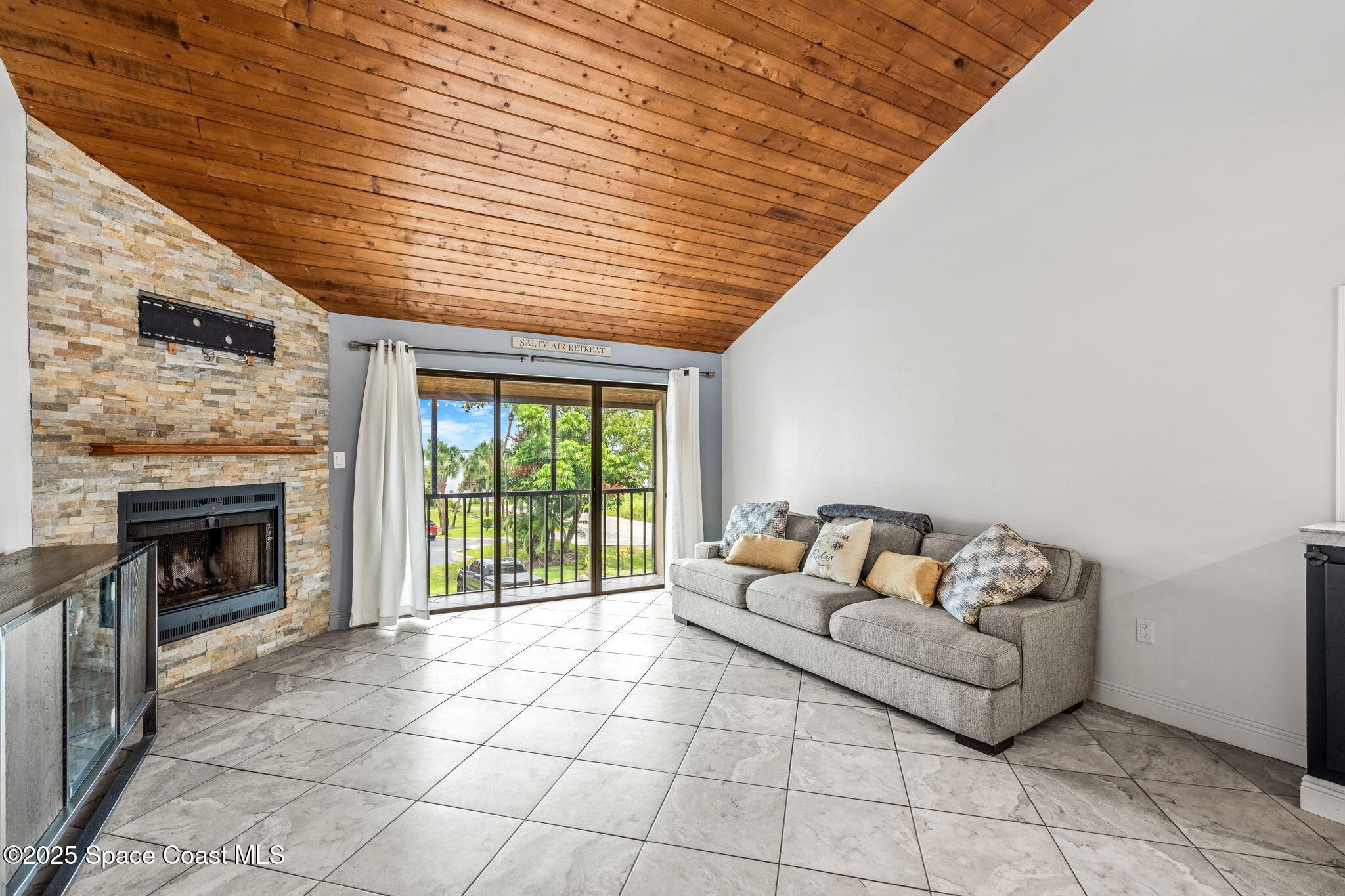 2921 Kirkland Road Northeast, Unit 201 Palm Bay, FL 32905 - Photo 5 of 35 16-web-or-mls-DSC09893-HDR