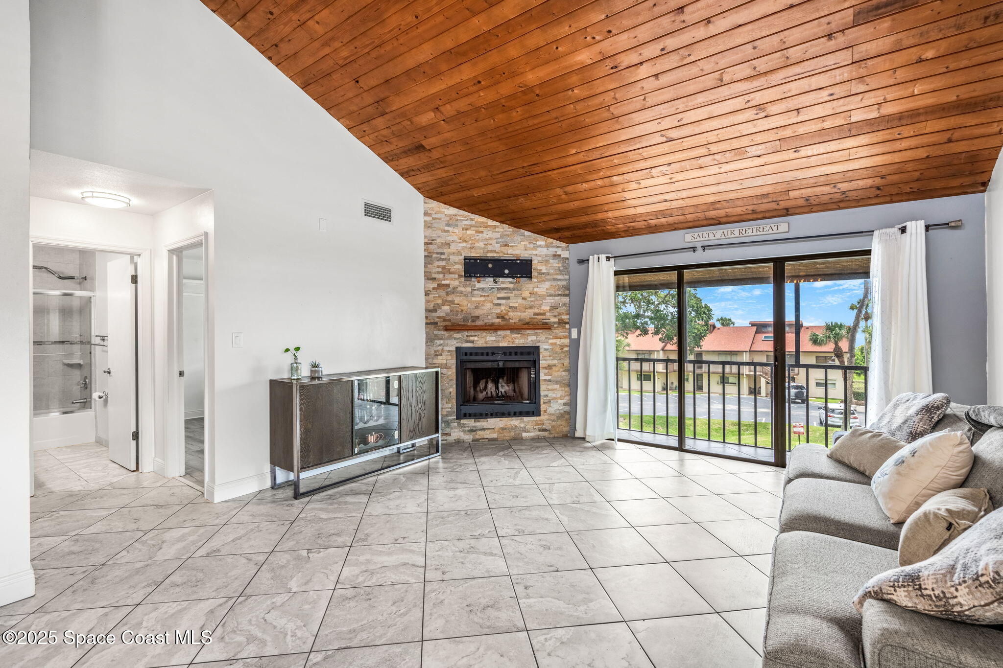 2921 Kirkland Road Northeast, Unit 201 Palm Bay, FL 32905 - Photo 6 of 35 15-web-or-mls-DSC09888-HDR