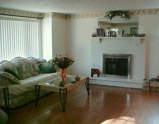 387 Independence Road Aliquippa, PA 15001 - Photo 7 of 8 Living Room.