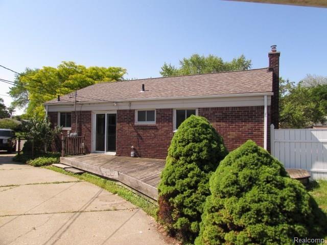 24924 Beck Avenue Eastpointe, MI 48021 - Photo 16 of 18 261-958747-back3.jpg