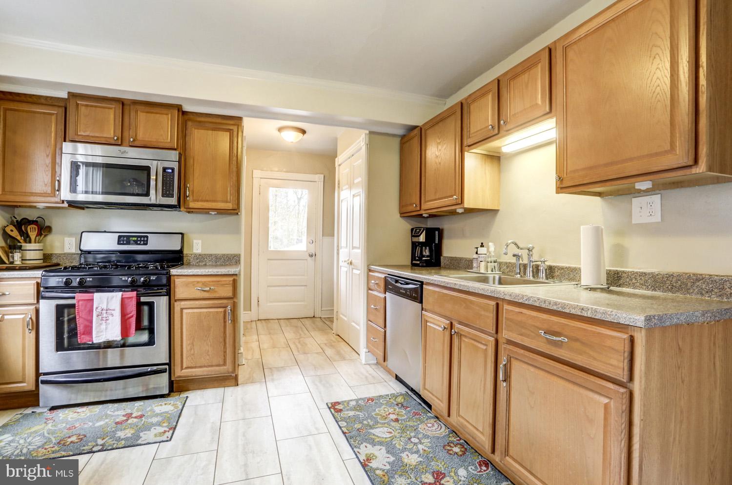 1754 Eden Road Lancaster, PA 17601 - Photo 17 of 30