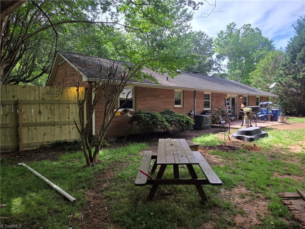 2945 Kecoughtan Road Pfafftown, NC 27040 - Photo 7 of 38